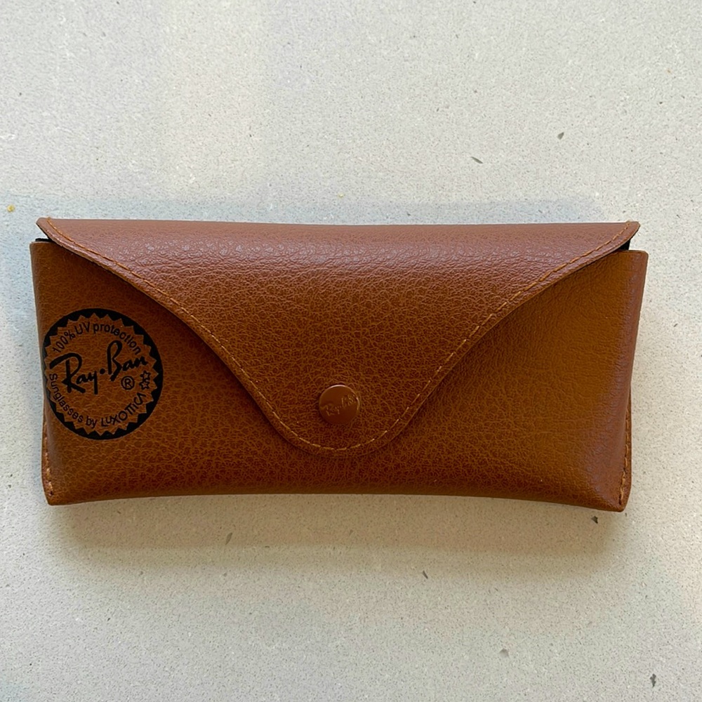 Ray-Ban Unisex brown case for glasses